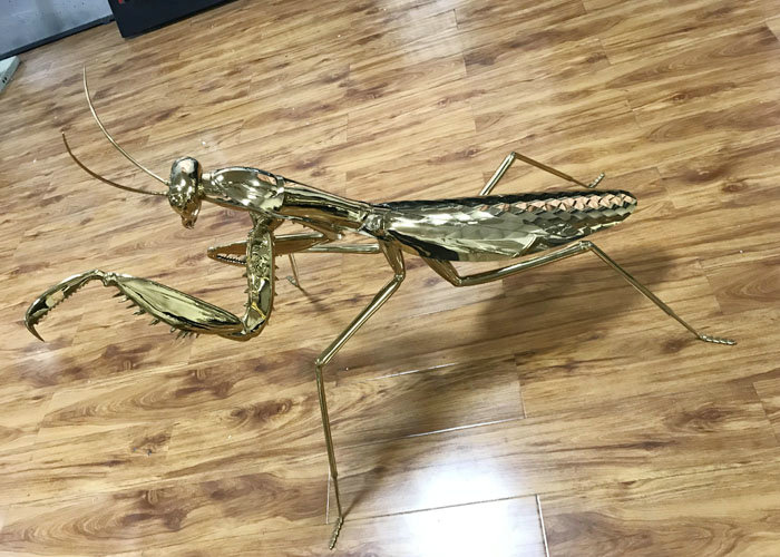 Large gold-plated mantis metal abstract sculpture artist house decoration