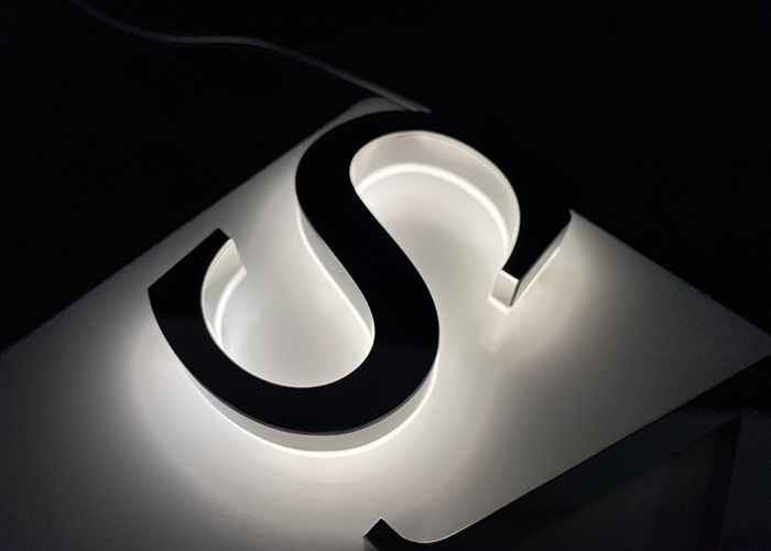Back-lit crystal letter